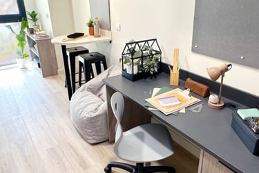 Penthouse Studio at Stanley Studios, Coburg Street, City Centre, Portsmouth, PO11JA - Image 7